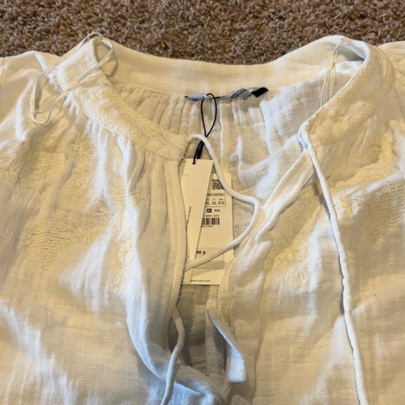 Embroidered Romper - Picture 5 of 5